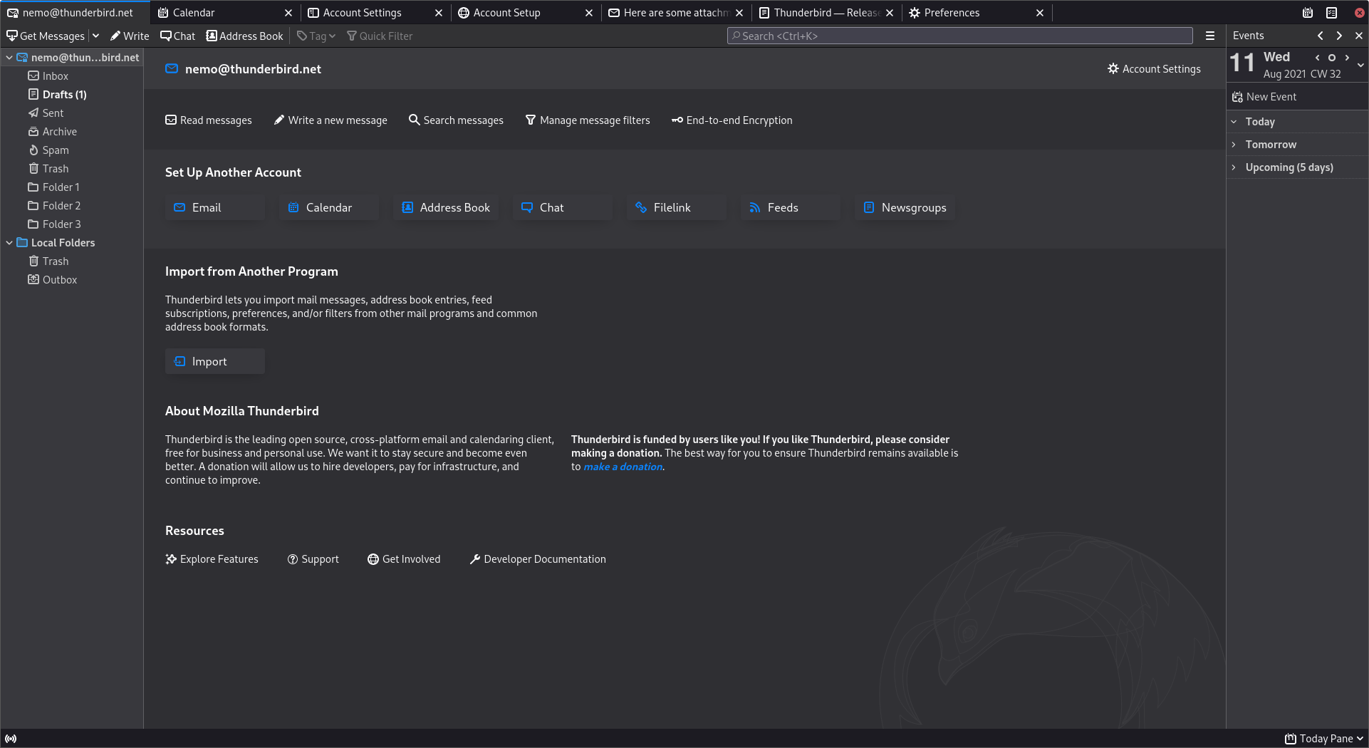 Screenshot showing the new dark theme in Thunderbird.